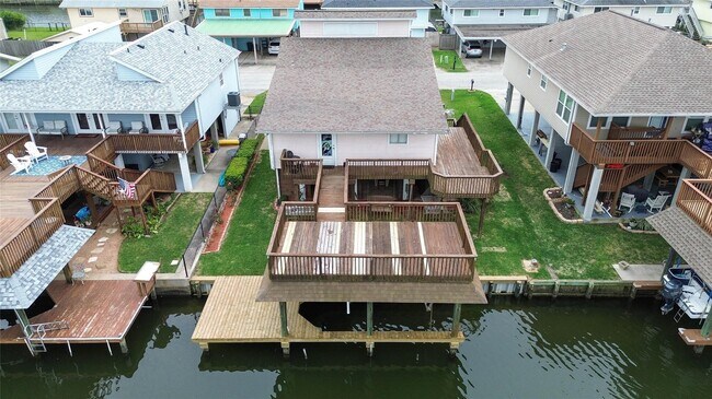 Building Photo - 1031 Redfish St