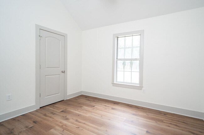 Building Photo - 3BR/2BA Home