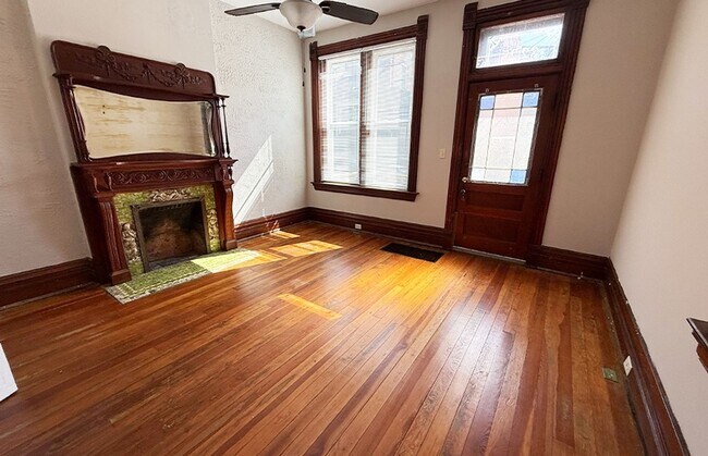 Building Photo - 3225 Bishop St