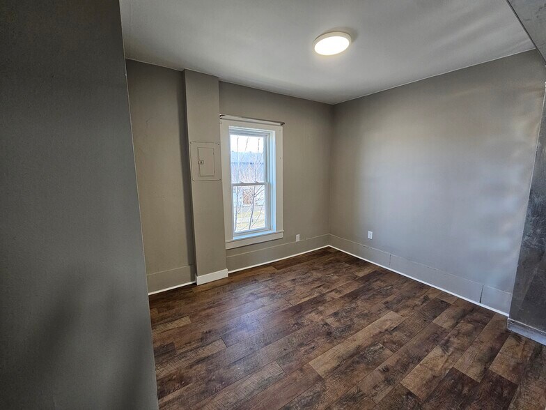 Bedroom 1 - 502 Bay St