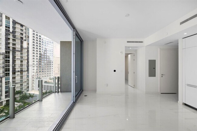 Building Photo - 300 Biscayne Blvd Way