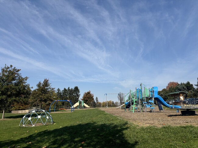 Building Photo - 203 Apple Blossom Ln