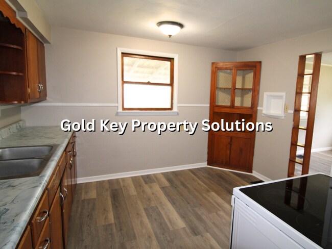 Building Photo - MUNCIE 2 BR 1 BA House with Central Air and 1-Car Garage (SECTION 8 APPROVED)