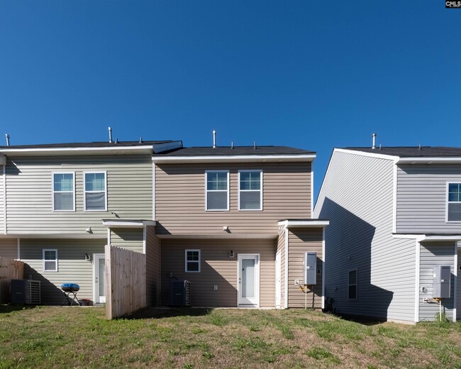 Building Photo - 221 Bluewing Dr