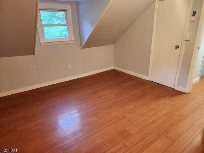 Building Photo - 72 Glenwood Mt Rd