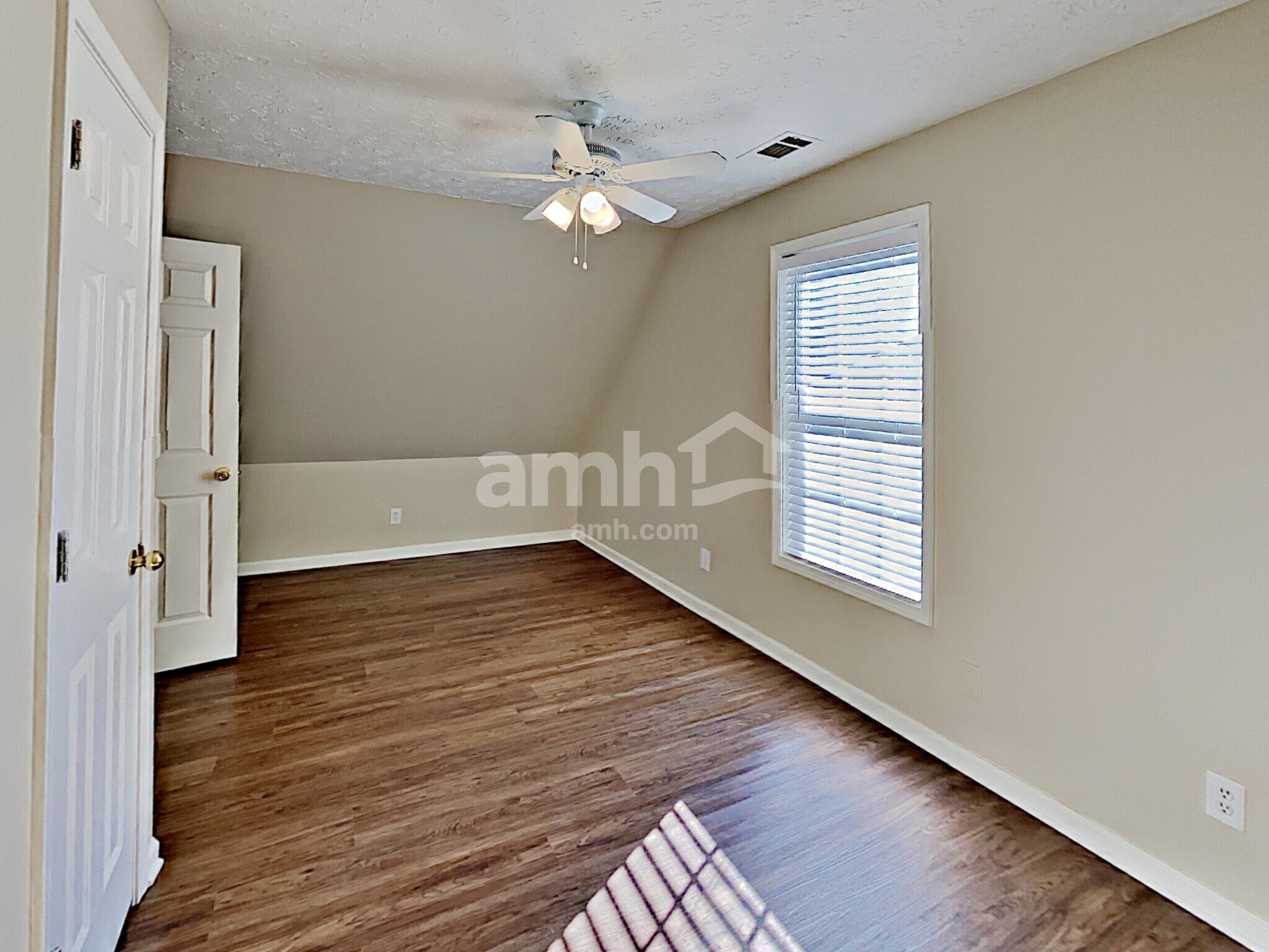 Building Photo - 117 Carl Barrett Dr