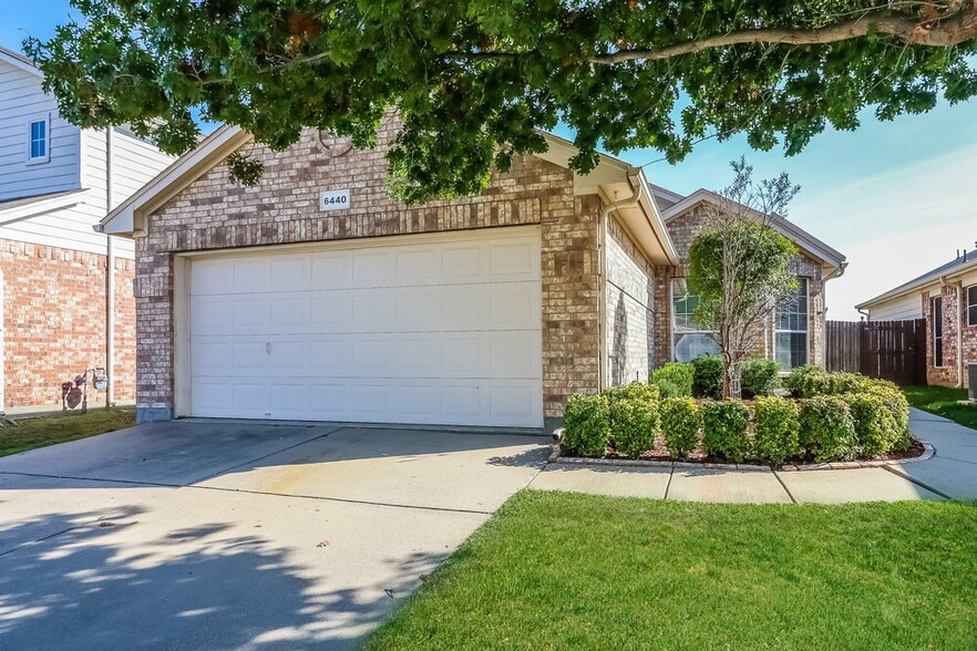 Primary Photo - 6440 Regina Dr