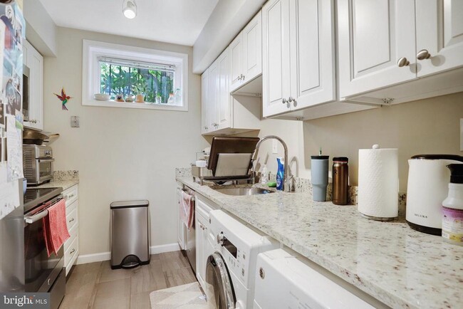Building Photo - 3307 19th St NW