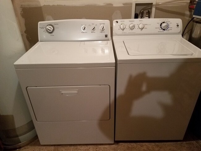 Building Photo - 9484 Southern Hills Cir.