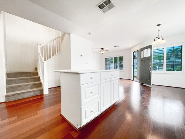 Building Photo - Pet-Friendly Townhouse with Central A/C