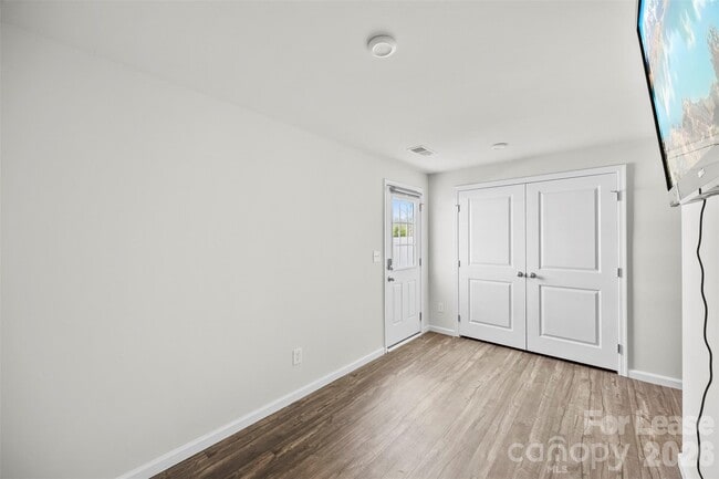 Building Photo - 708 Dillon Wy