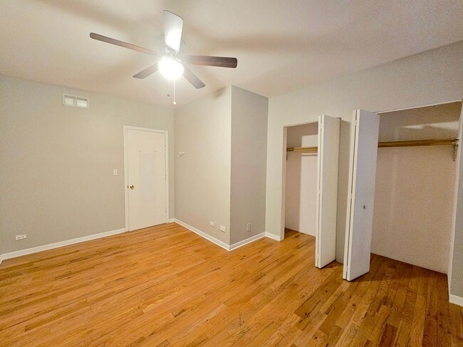 Building Photo - 2420 N Greenview Ave