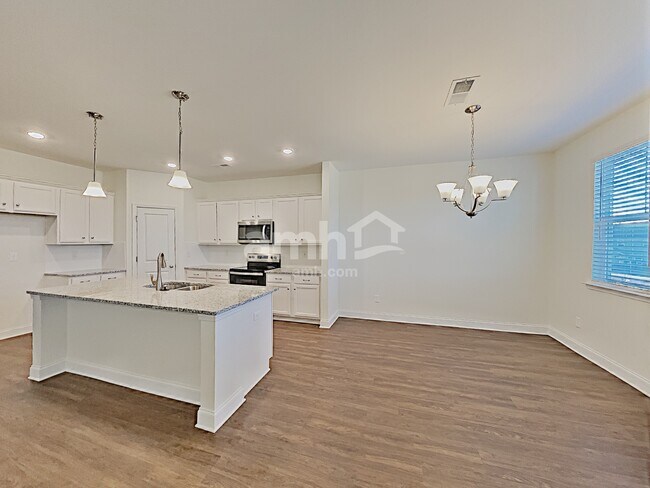 Building Photo - 2341 Cove Ct