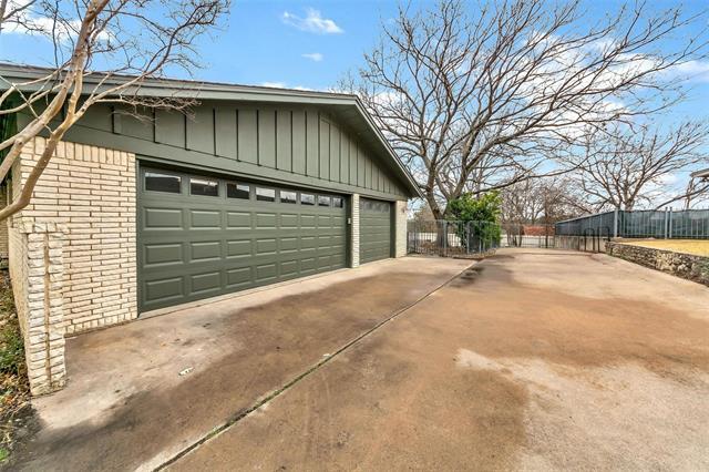 Building Photo - 26 Bounty Rd E