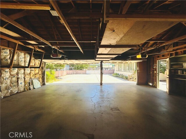 Building Photo - 2750 W Devonshire Ave