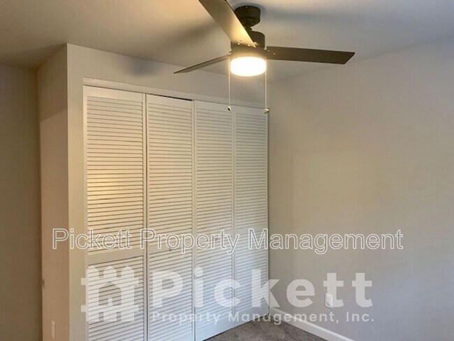 Building Photo - 290 Tahuyeh Pl W