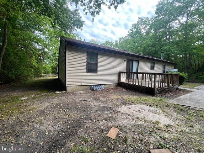Building Photo - 125 Lower Shore Rd