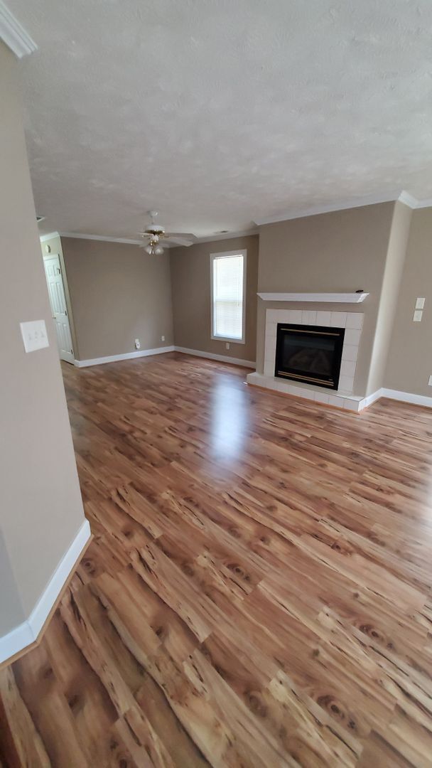 Building Photo - 3 Bedroom Home in Gated Community
