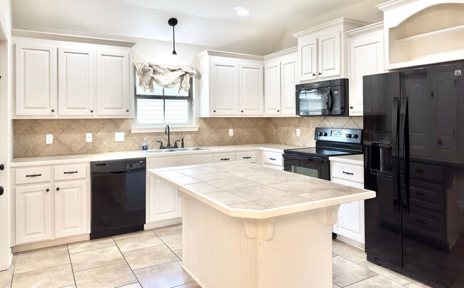Building Photo - Move-In Ready 3 Bed, 2 Bath Home in Prairi...