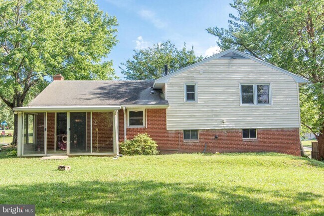 Building Photo - 8120 Drayton Ln