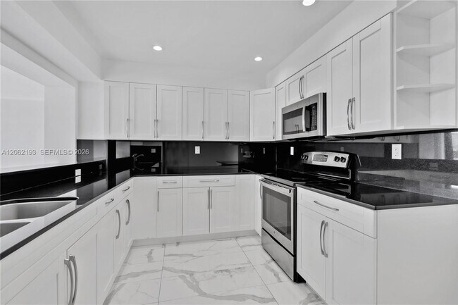 Building Photo - 151 Crandon Blvd