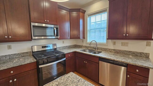 Building Photo - 208 Canter Ct