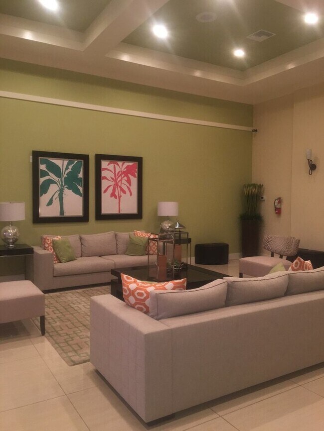 Building Photo - Spacious Two-Story Townhome-Bella Vista-2646 Bella Vista Dr Davenport FL 33897