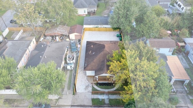 Building Photo - 2214 McKee St