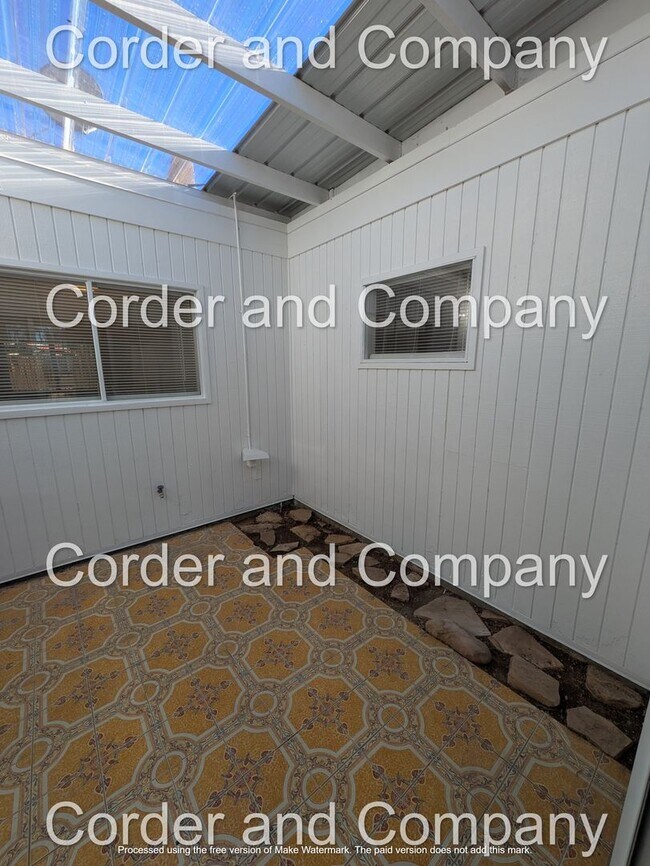 Building Photo - Spacious and naturally lit 4 Bathroom, 2 Bathroom, 2 Car Garage Home at 1,933 Sq Ft.