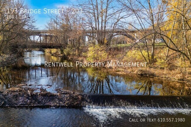 Building Photo - 193 Bridge St