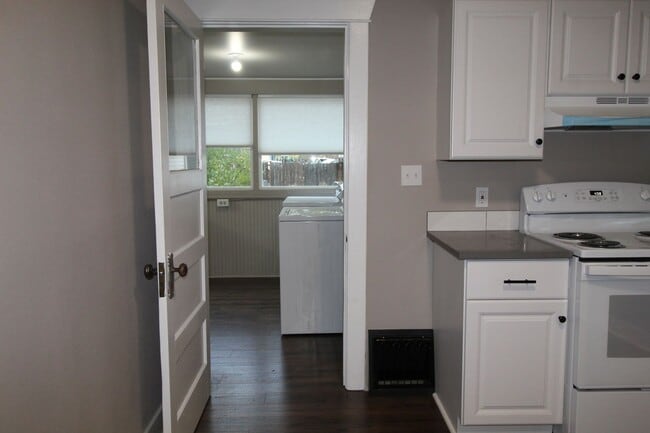 Building Photo - 4711 N Regal St