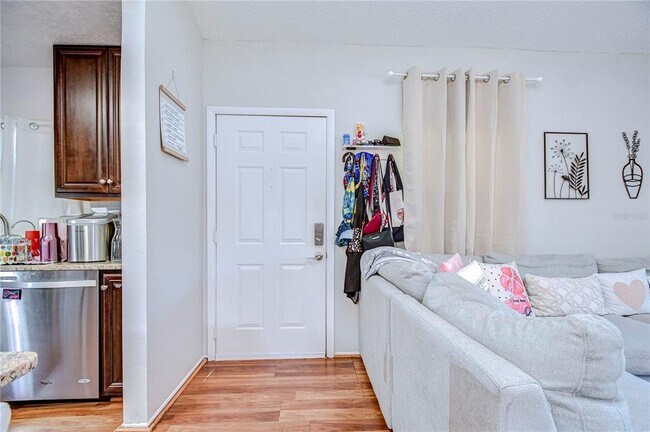 Building Photo - 2926 Lichen Ln