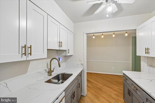 Building Photo - 5011 Sentinel Dr