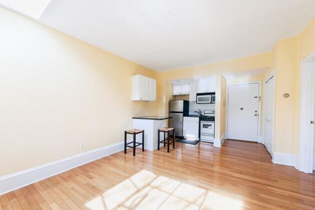 Building Photo - 517 Beacon St