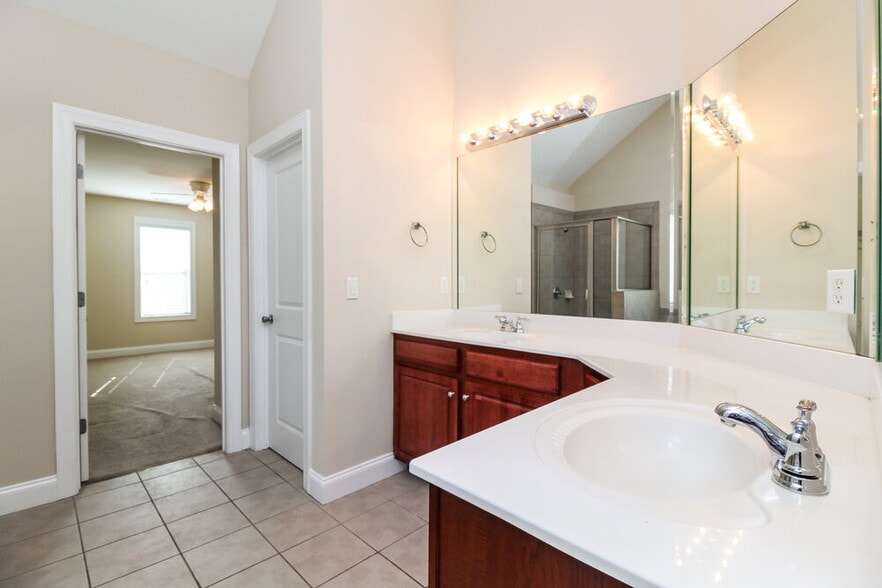 Building Photo - 217 Shelton Cir