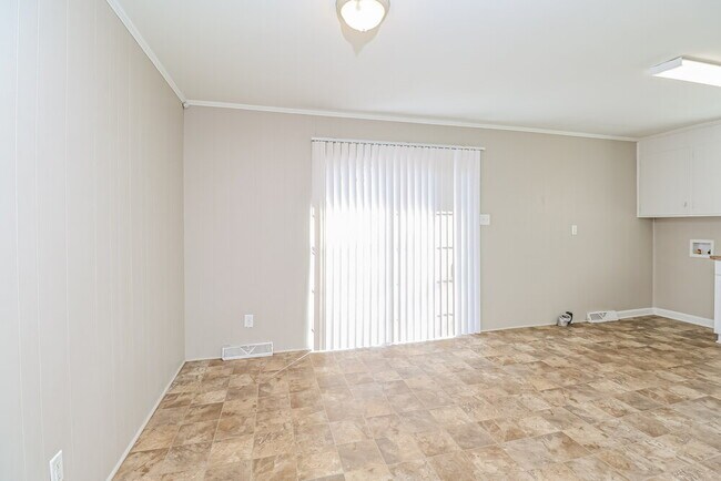 Building Photo - 3515 Archer Ave