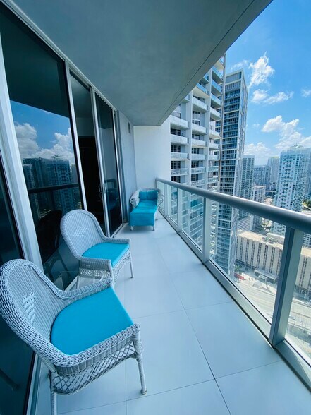 Building Photo - 465 Brickell Ave