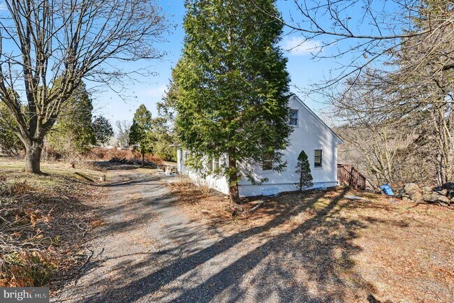 Building Photo - 939 Gravel Pike