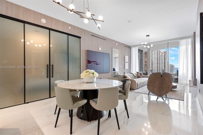 Building Photo - 300 Biscayne Blvd Way