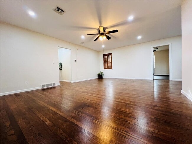 Building Photo - 1847 N Allen Ln