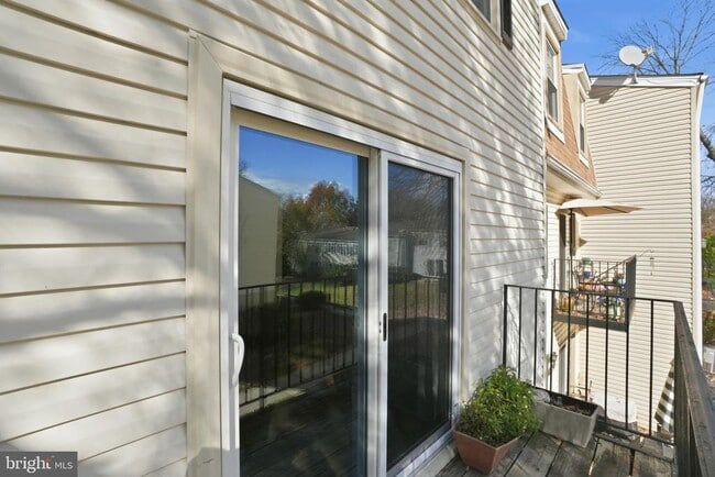 Building Photo - 9175 Broken Oak Pl