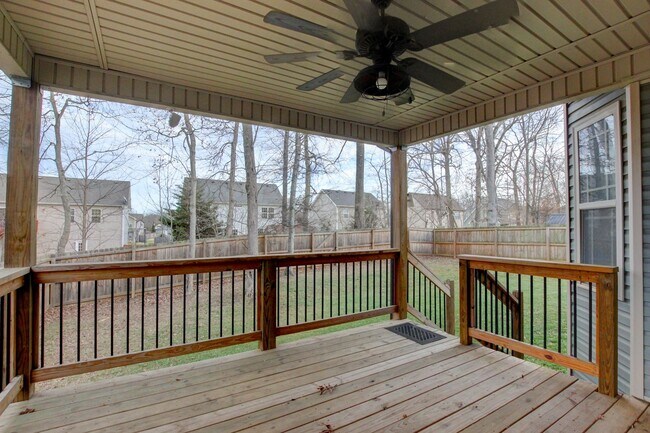 Building Photo - Sharp 3bed 2 ba.  upgrades throughout.