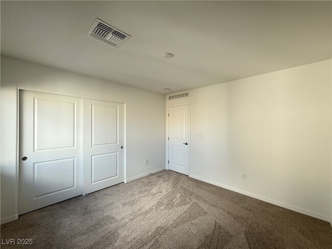 Building Photo - 7516 Castlegreen Ave