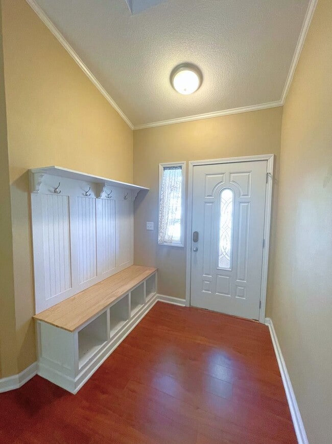 Building Photo - Charming 3-Bedroom, 2-Bath Home with Large...