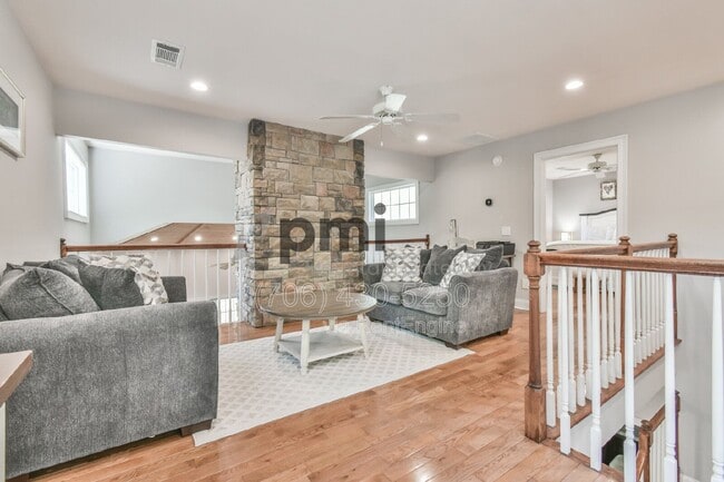 Building Photo - 373 Dach Bruche Gasse