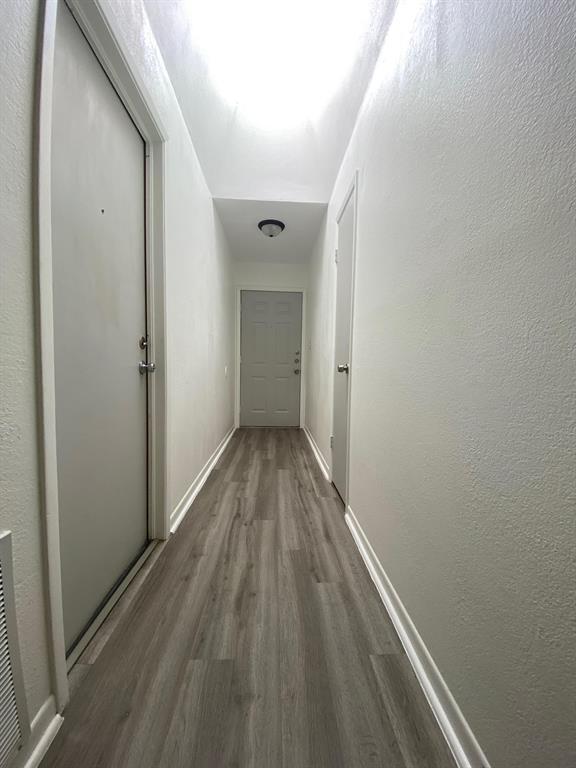 Building Photo - 1605 Windrift Way