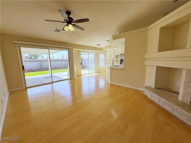 Building Photo - 3744 Crescent Canyon St