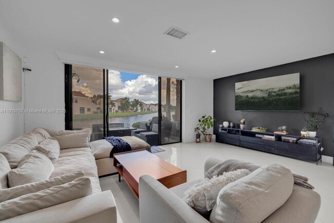 Primary Photo - 10731 NW 14th St