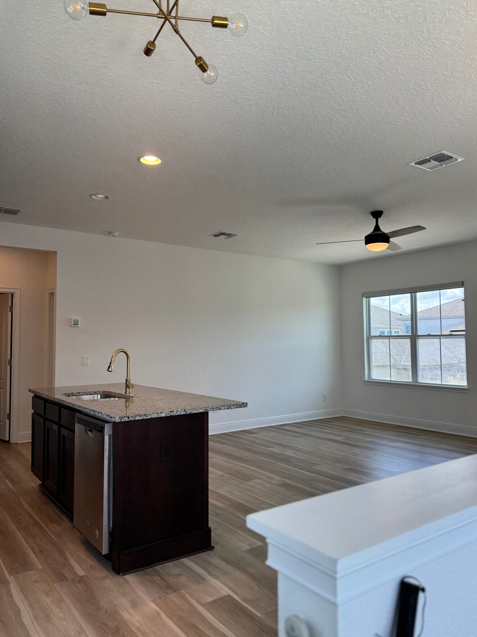 Building Photo - 8447 Rothman Aly