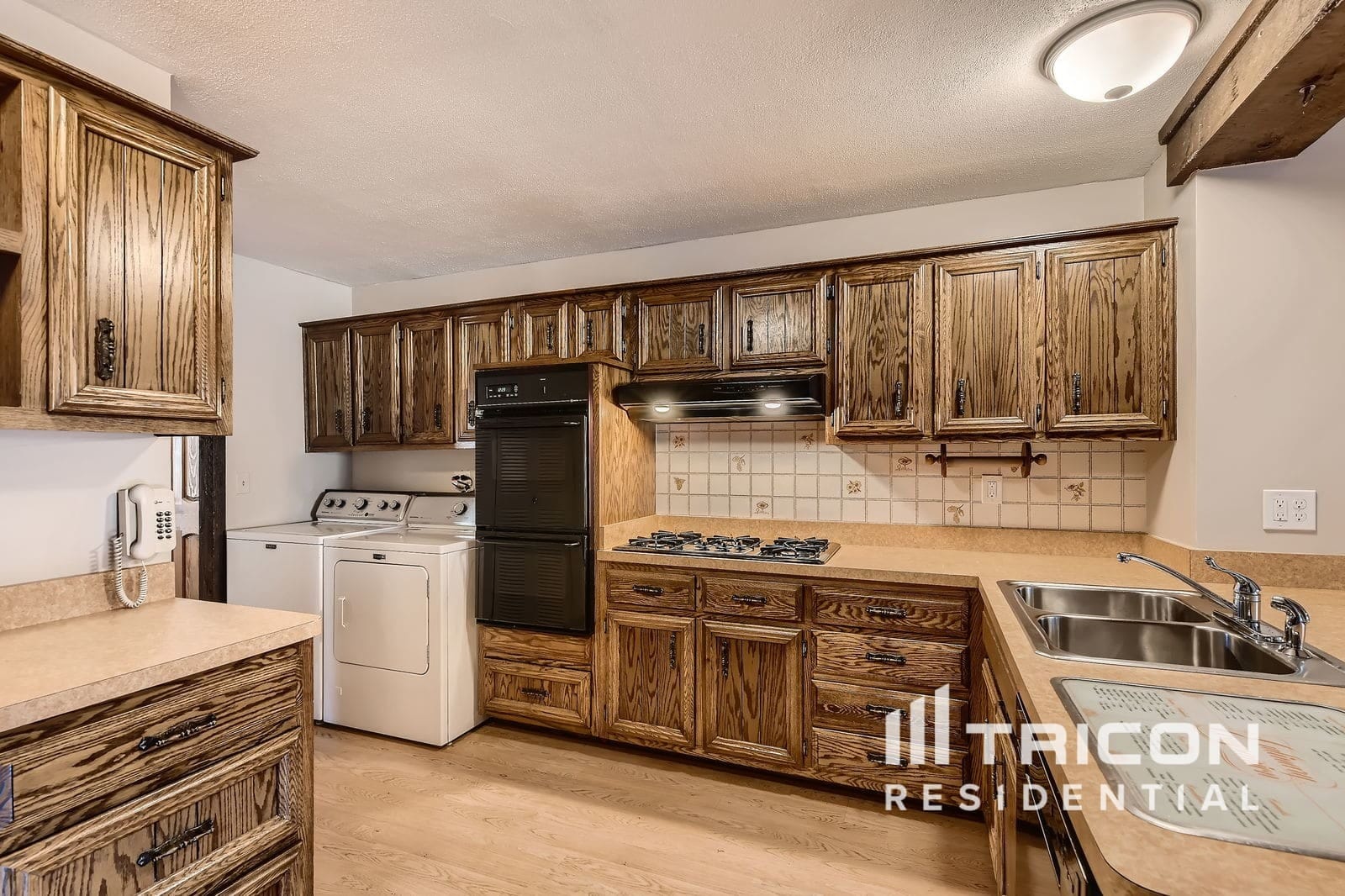 Building Photo - 15028 Holiday Ct